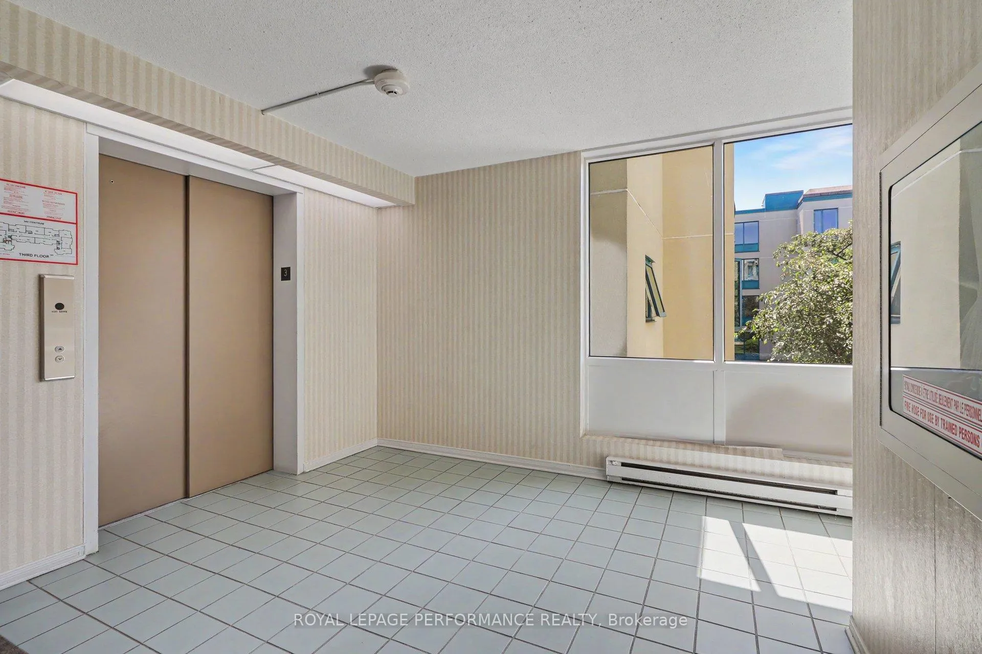 Photo 23 of Unit 304, 340 Centrum Boulevard, Ottawa, Bilberry Creek/Queenswood Heights — HOMEH