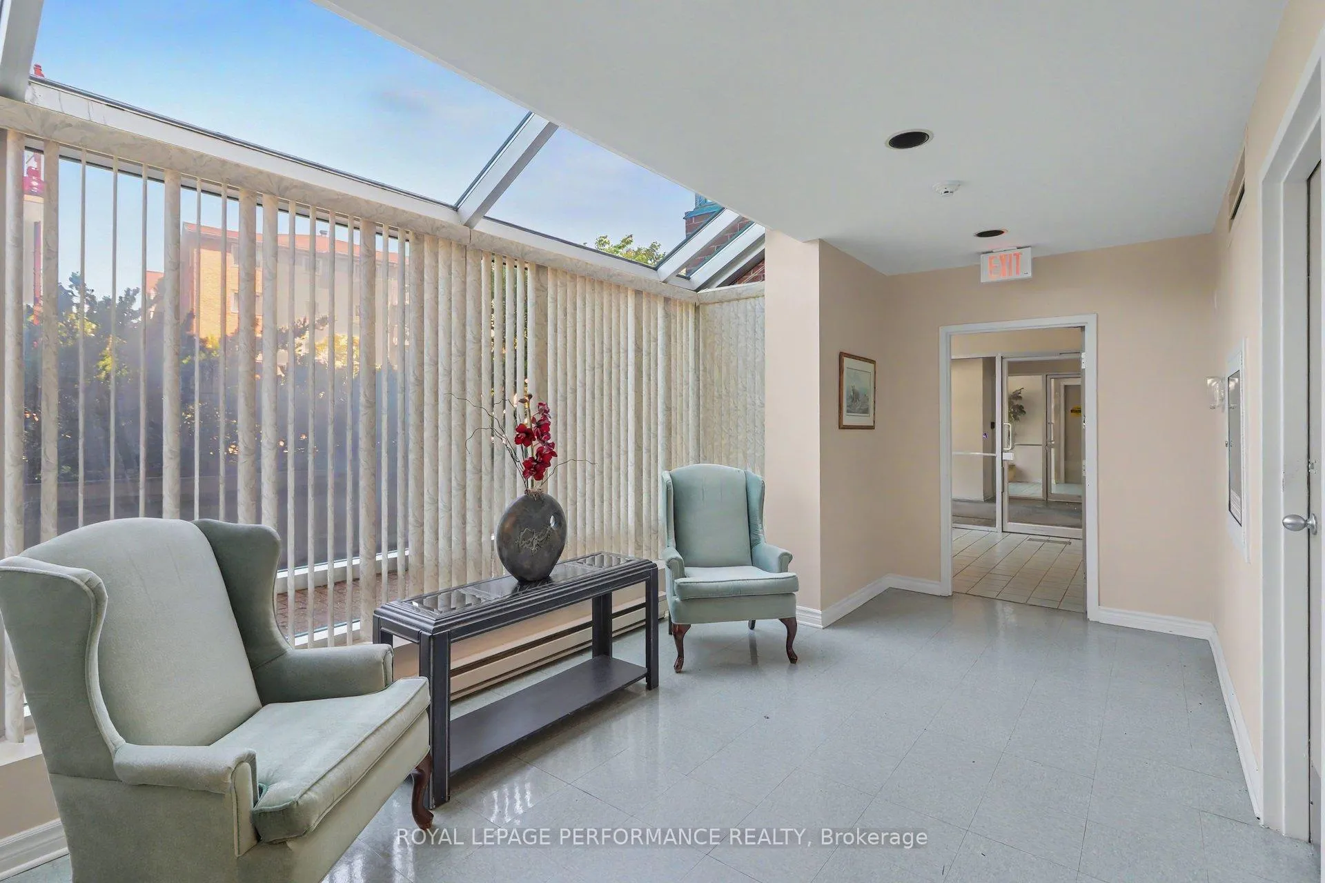 Photo 29 of Unit 304, 340 Centrum Boulevard, Ottawa, Bilberry Creek/Queenswood Heights — HOMEH
