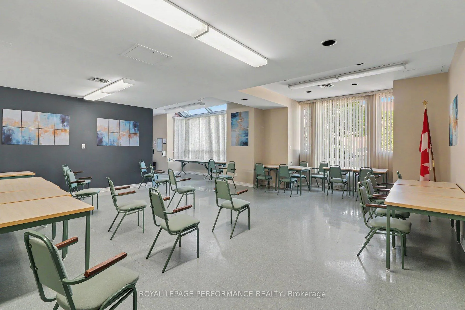 Photo 30 of Unit 304, 340 Centrum Boulevard, Ottawa, Bilberry Creek/Queenswood Heights — HOMEH