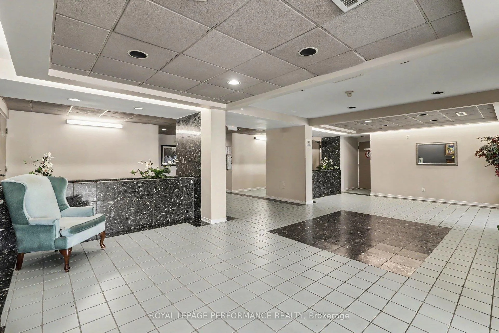Photo 31 of Unit 304, 340 Centrum Boulevard, Ottawa, Bilberry Creek/Queenswood Heights — HOMEH