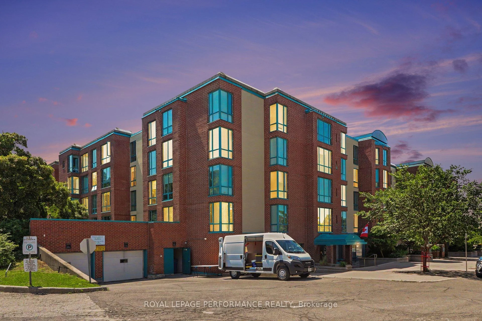Photo 5 of Unit 304, 340 Centrum Boulevard, Ottawa, Bilberry Creek/Queenswood Heights — HOMEH