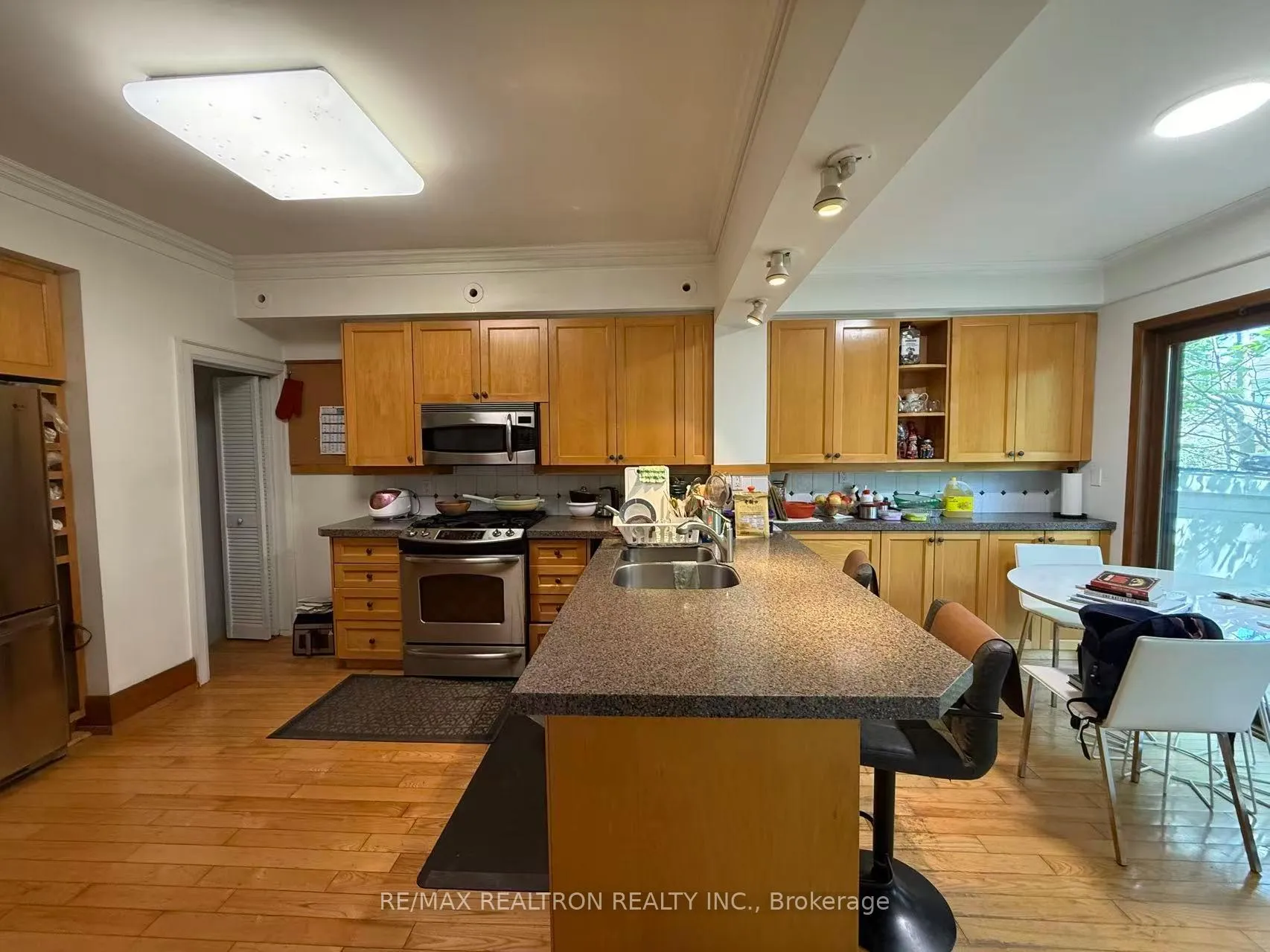 Photo 5 of 39 Austin Terrace, Toronto, Casa Loma — HOMEH