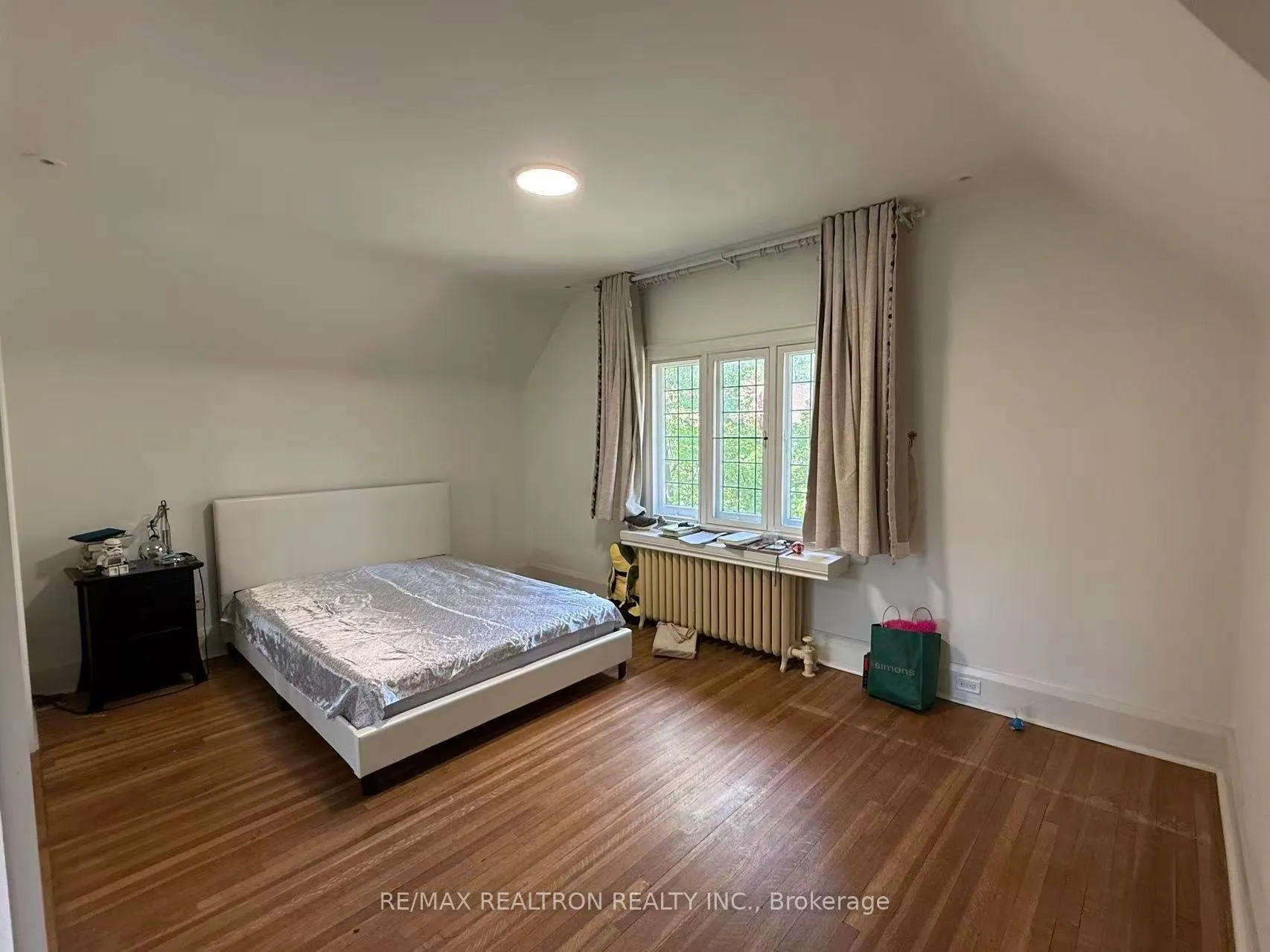 Photo 11 of 39 Austin Terrace, Toronto, Casa Loma — HOMEH