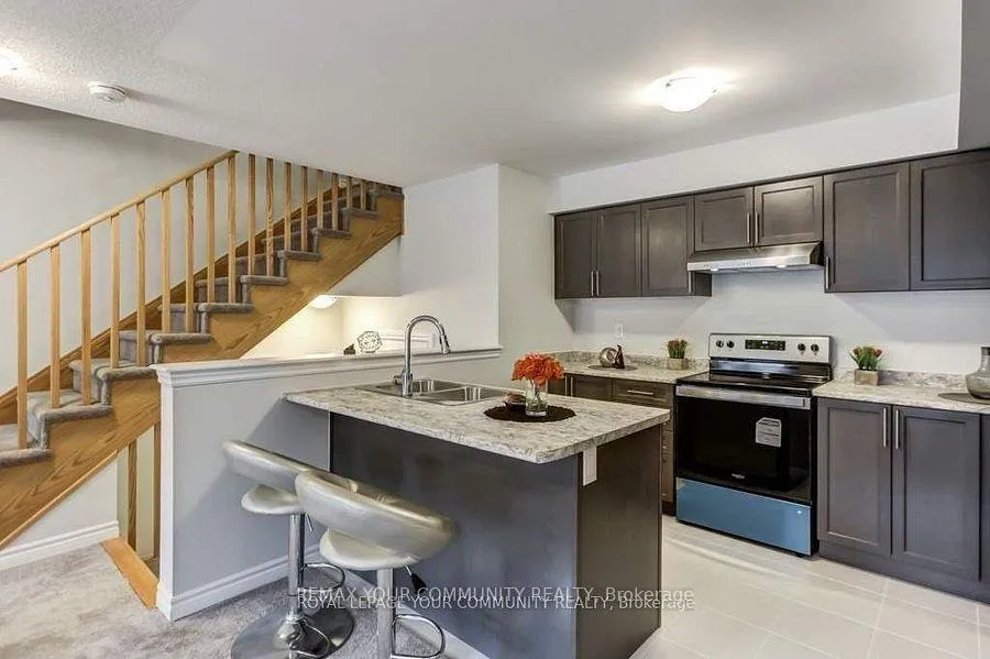 Photo 18 of 49 Porcelain Way, Whitby, Rolling Acres — HOMEH