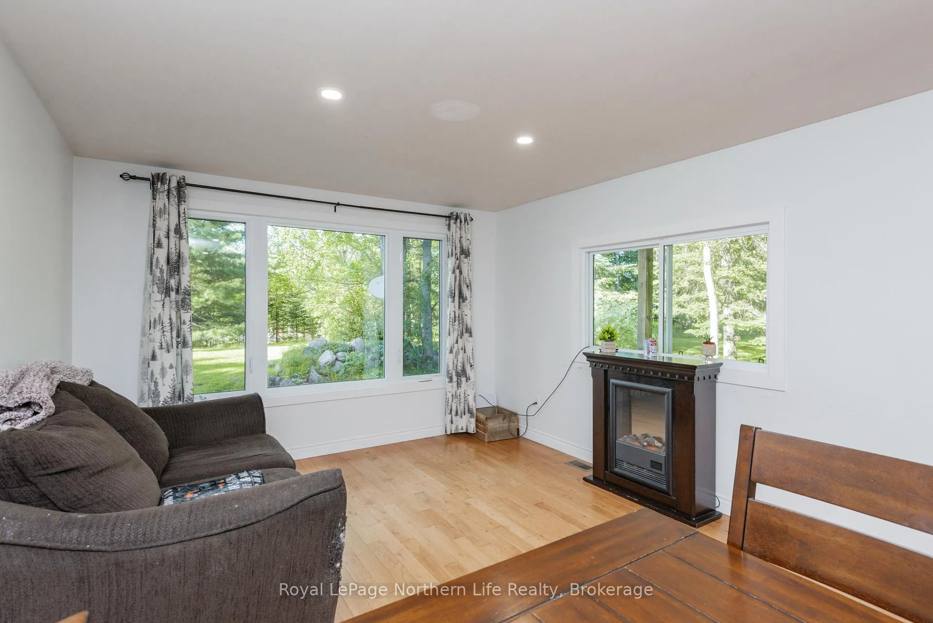 Photo 32 of 1601 Memorial Park Drive, Chisholm — HOMEH
