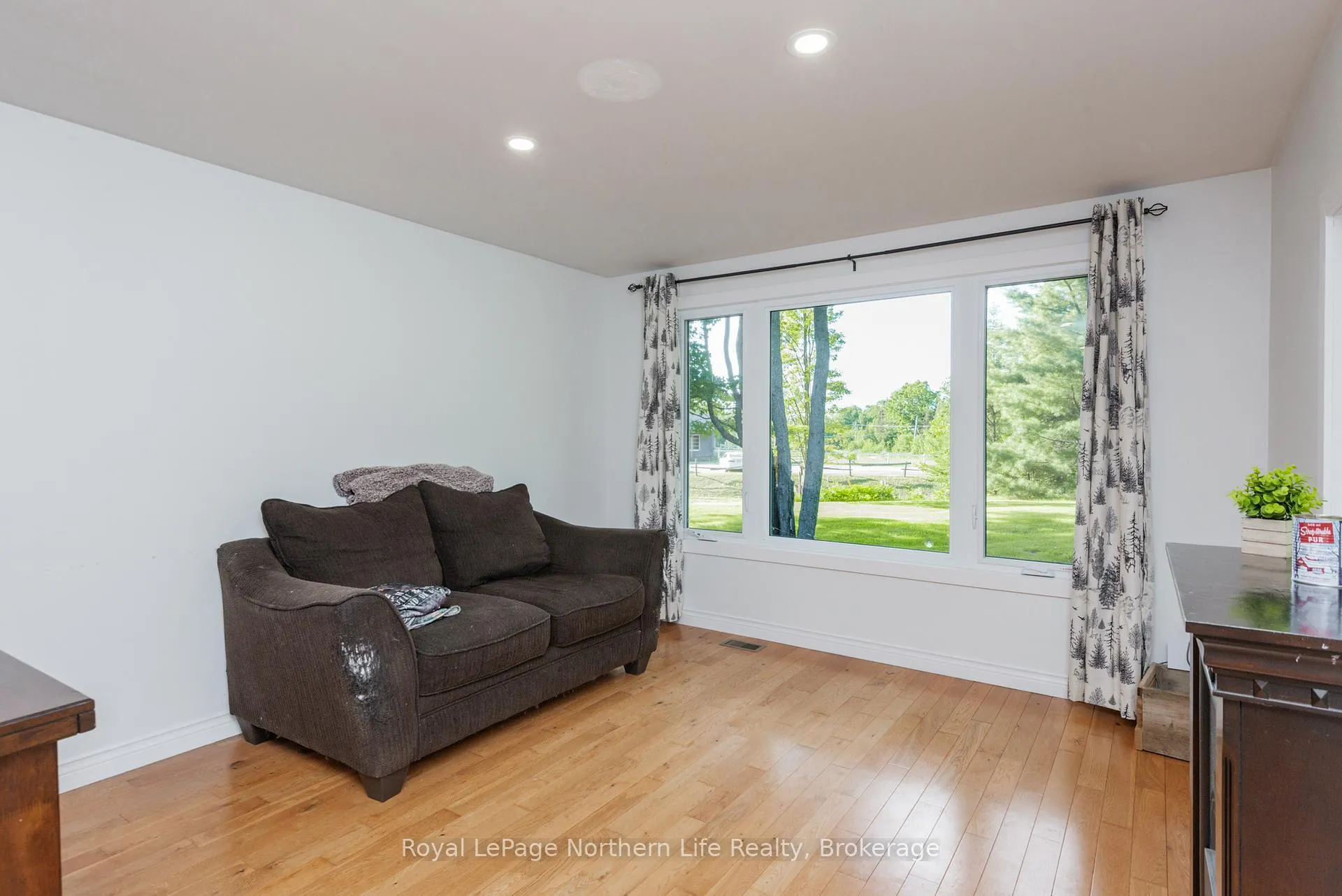 Photo 33 of 1601 Memorial Park Drive, Chisholm — HOMEH
