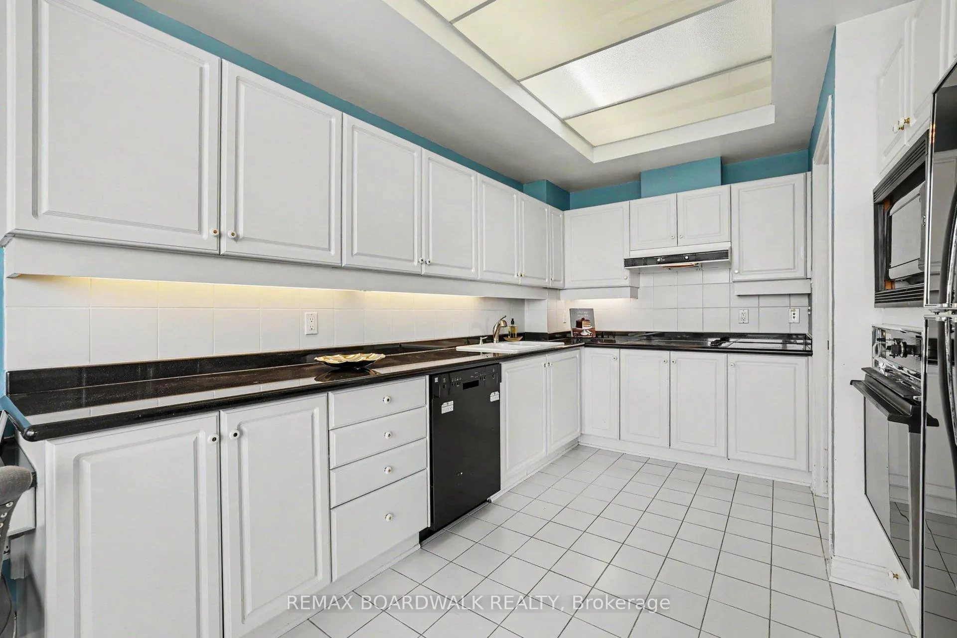 Photo 16 of Unit 2201, 1480 Riverside Drive, Ottawa, Riverview Park — HOMEH