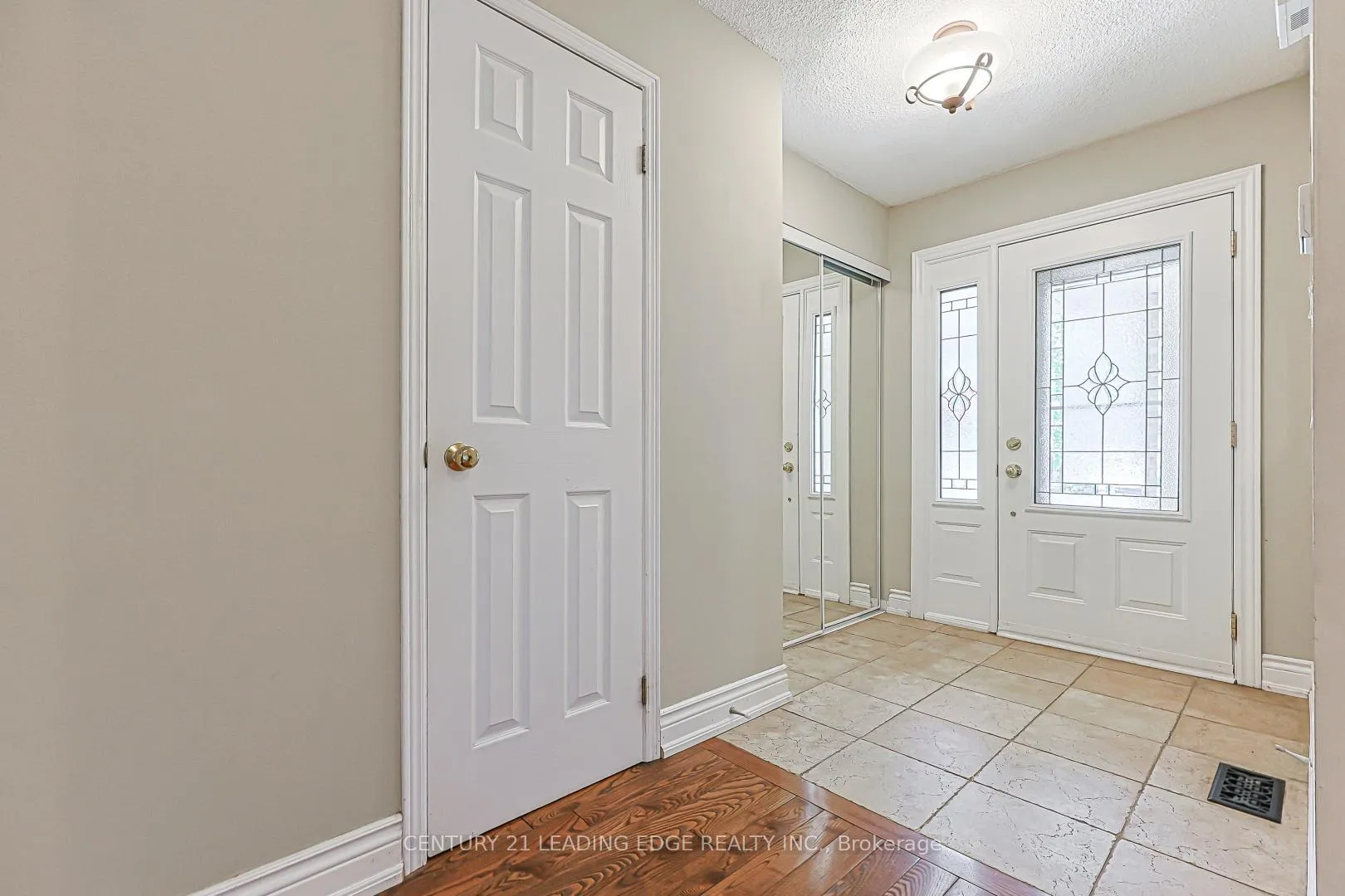 Photo 3 of 43 Bishop Crescent, Markham, Markham Village — HOMEH