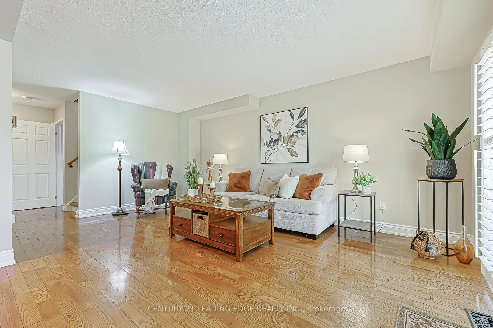 Photo 10 of 43 Bishop Crescent, Markham, Markham Village — HOMEH