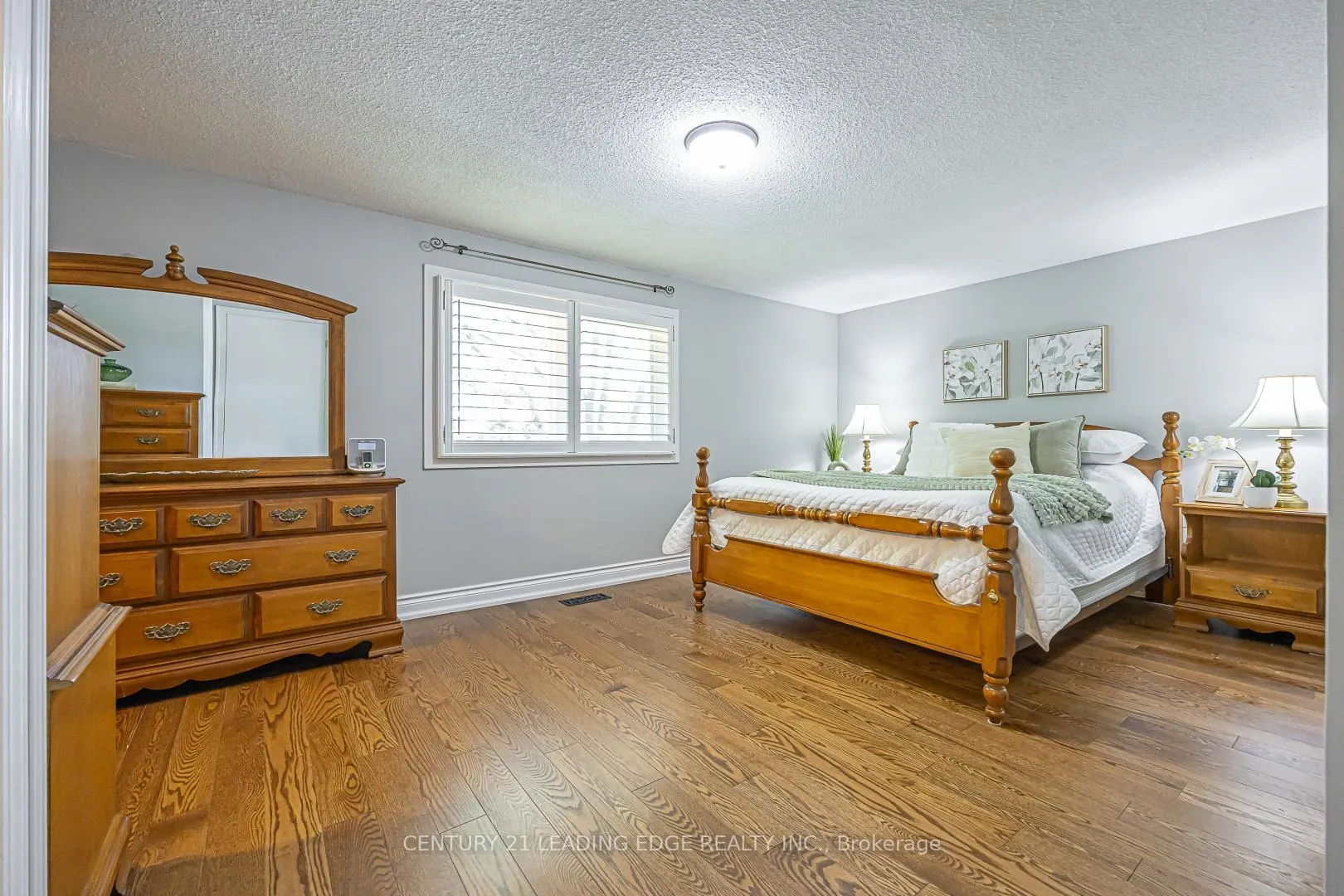 Photo 12 of 43 Bishop Crescent, Markham, Markham Village — HOMEH