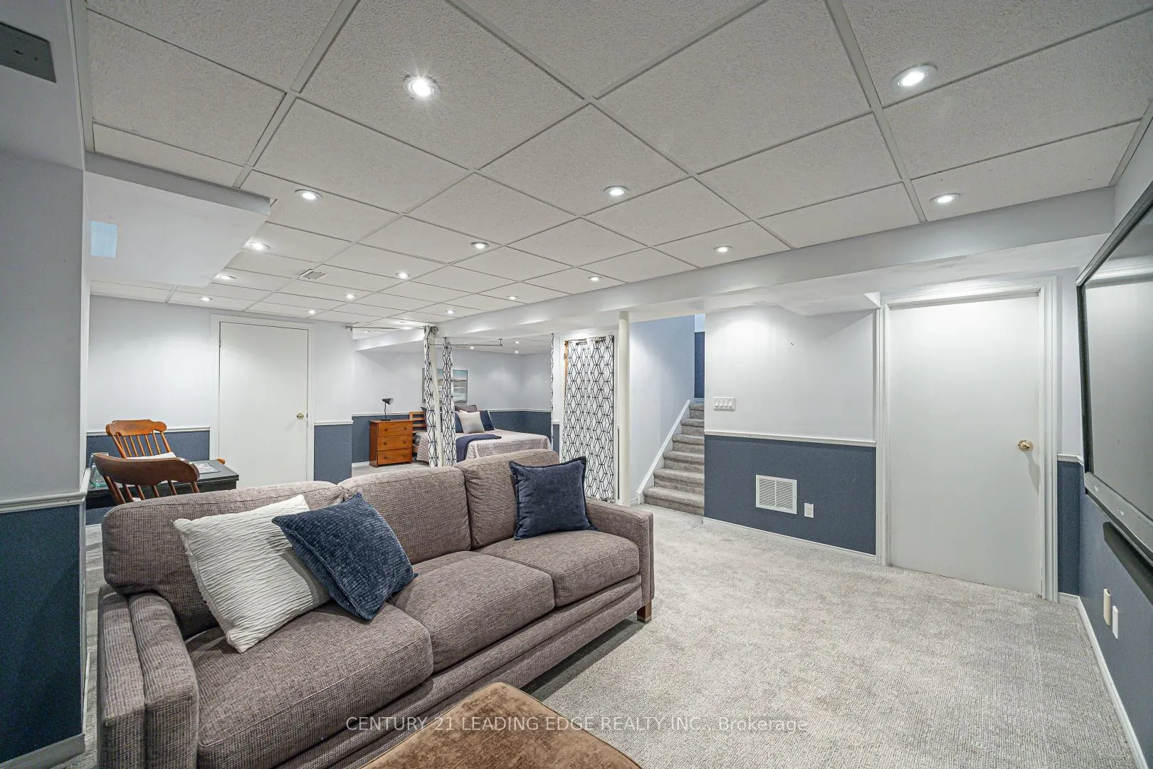 Photo 17 of 43 Bishop Crescent, Markham, Markham Village — HOMEH