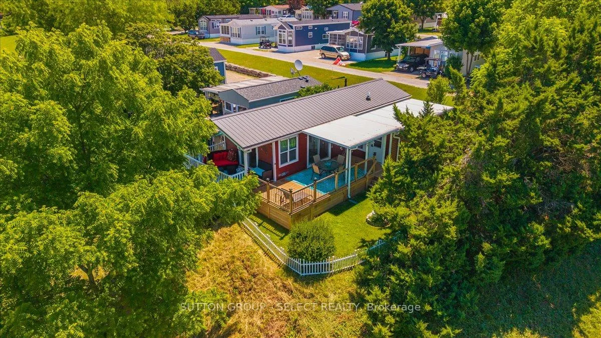 Photo of Unit 400, 8685 Rock Glen Road