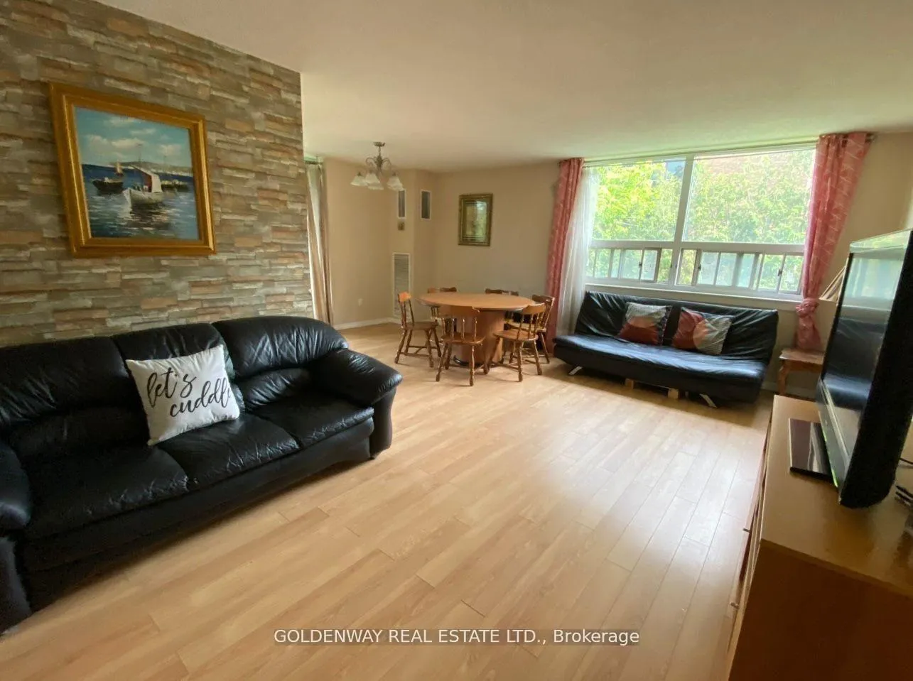 Photo 6 of Unit 202, 7451 Yonge Street, Markham, Thornhill — HOMEH