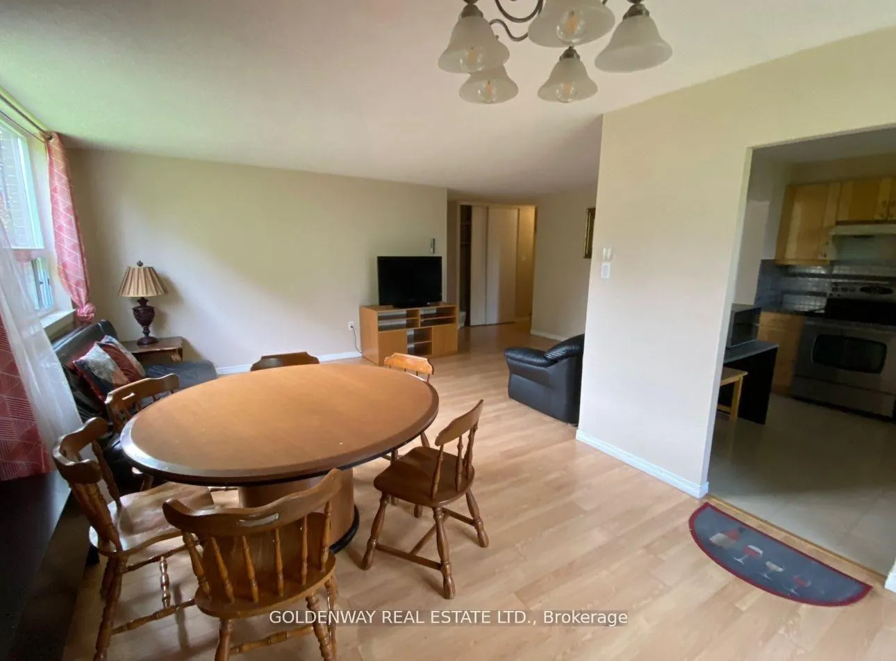 Photo 7 of Unit 202, 7451 Yonge Street, Markham, Thornhill — HOMEH