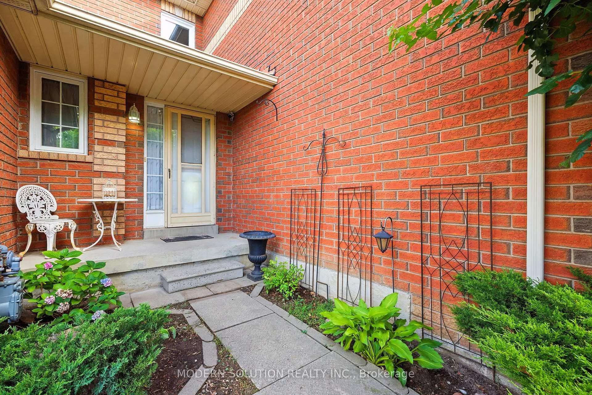 Photo 3 of 99 Creekwood Crescent, Whitby, Rolling Acres — HOMEH
