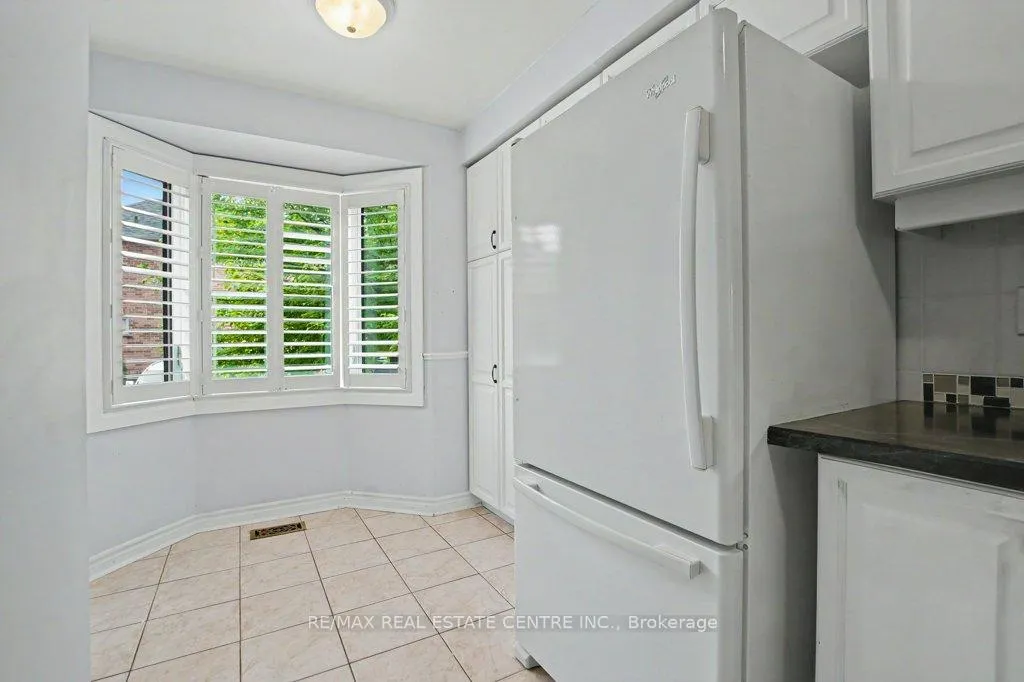 Photo 8 of Unit 10, 76 River Drive, Halton Hills, Georgetown — HOMEH