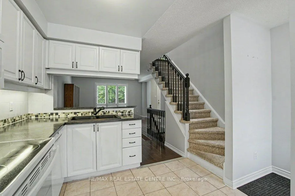 Photo 10 of Unit 10, 76 River Drive, Halton Hills, Georgetown — HOMEH