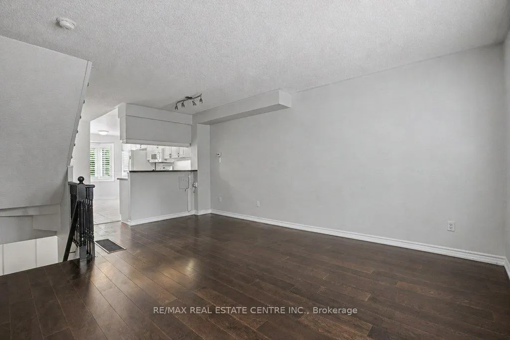 Photo 12 of Unit 10, 76 River Drive, Halton Hills, Georgetown — HOMEH