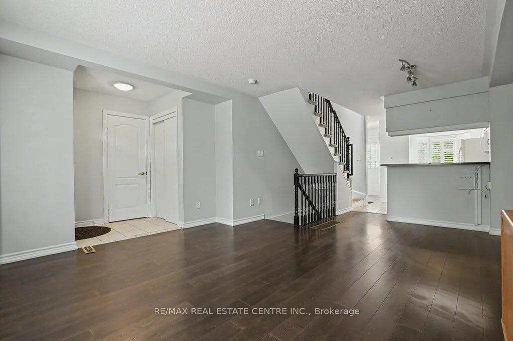 Photo 13 of Unit 10, 76 River Drive, Halton Hills, Georgetown — HOMEH
