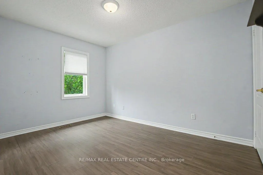 Photo 16 of Unit 10, 76 River Drive, Halton Hills, Georgetown — HOMEH