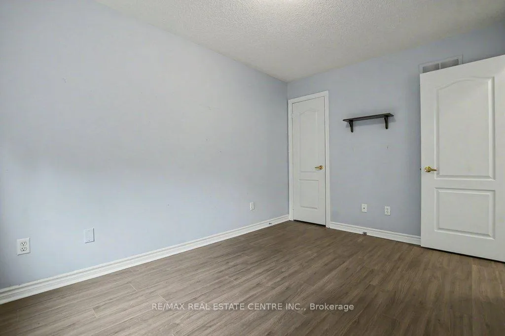 Photo 17 of Unit 10, 76 River Drive, Halton Hills, Georgetown — HOMEH