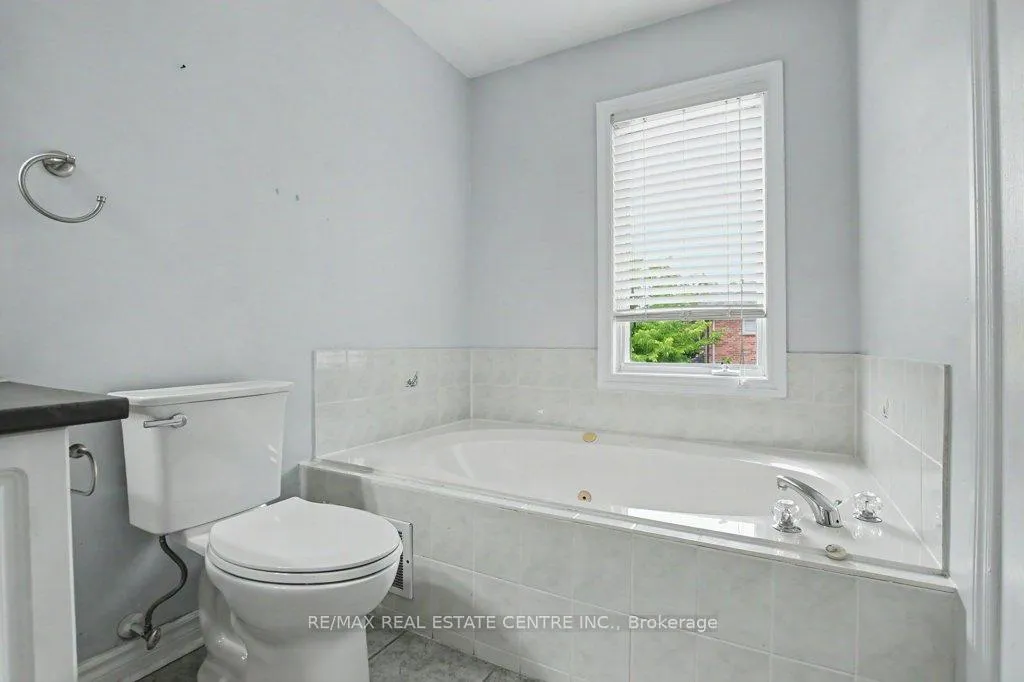Photo 27 of Unit 10, 76 River Drive, Halton Hills, Georgetown — HOMEH