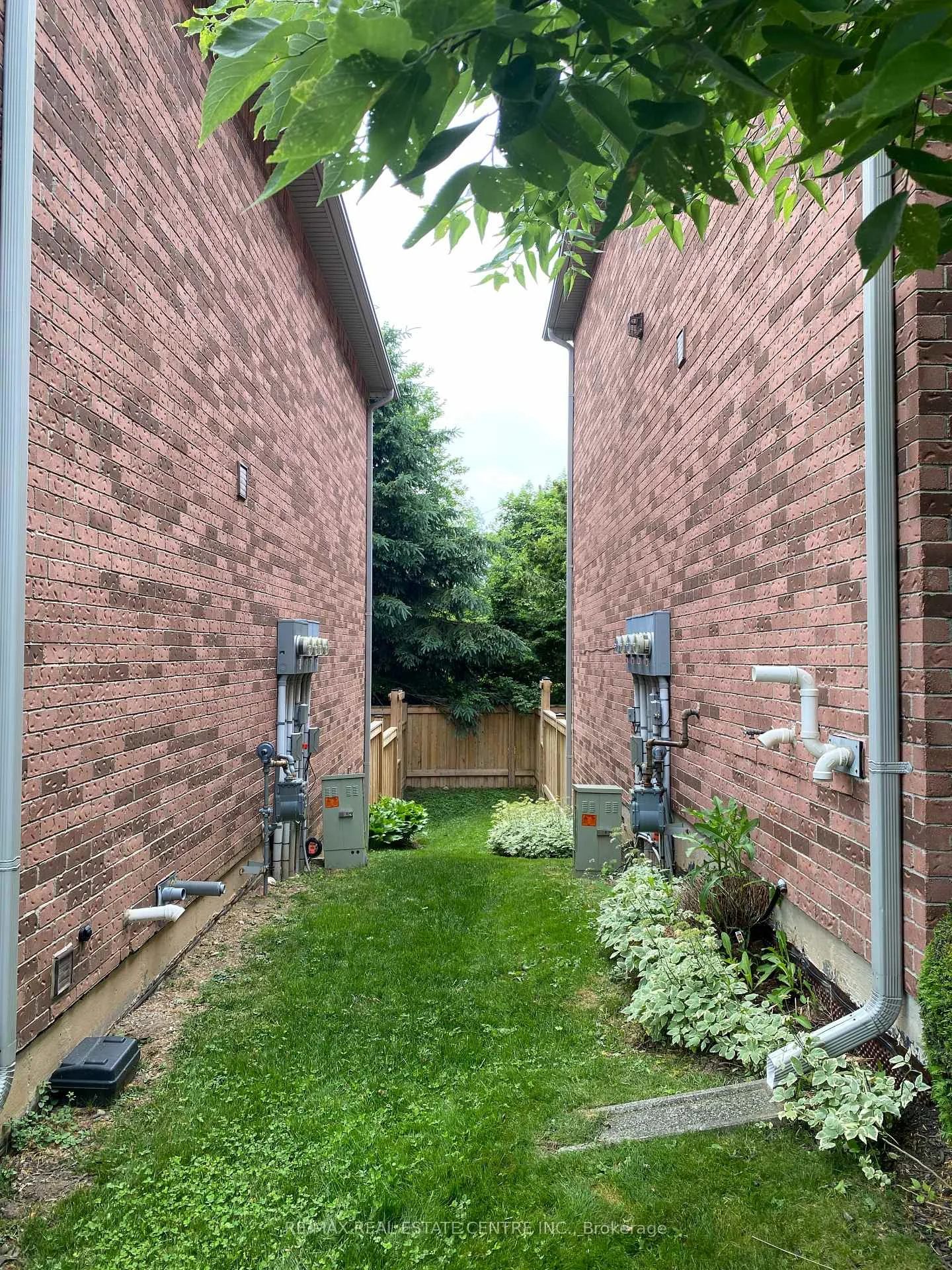 Photo 44 of Unit 10, 76 River Drive, Halton Hills, Georgetown — HOMEH