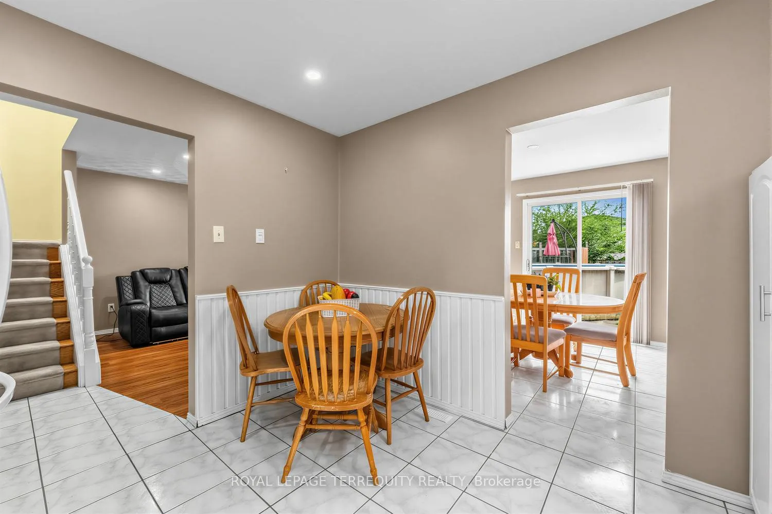 Photo 6 of 746 Limeridge Road E, Hamilton, Lawfield — HOMEH
