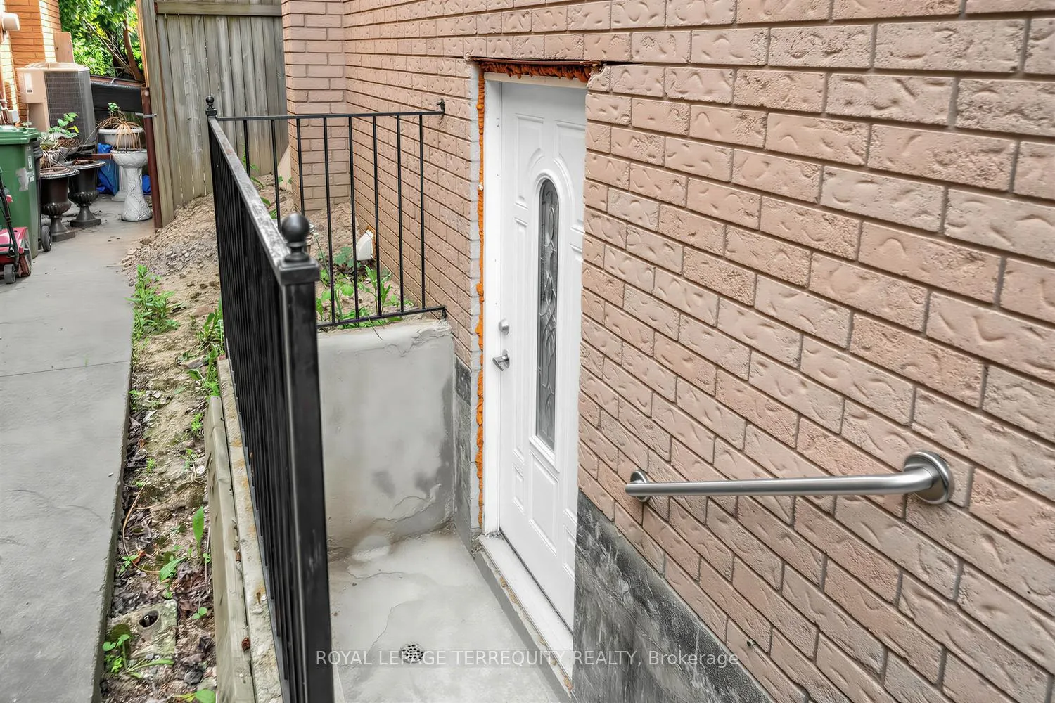 Photo 14 of 746 Limeridge Road E, Hamilton, Lawfield — HOMEH