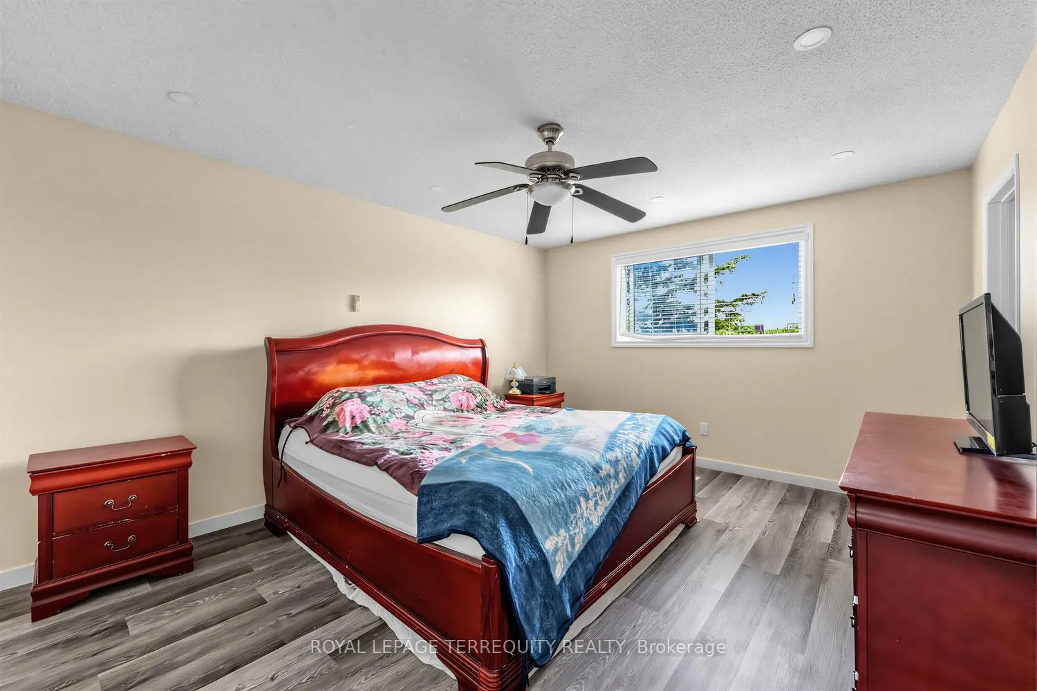 Photo 17 of 746 Limeridge Road E, Hamilton, Lawfield — HOMEH