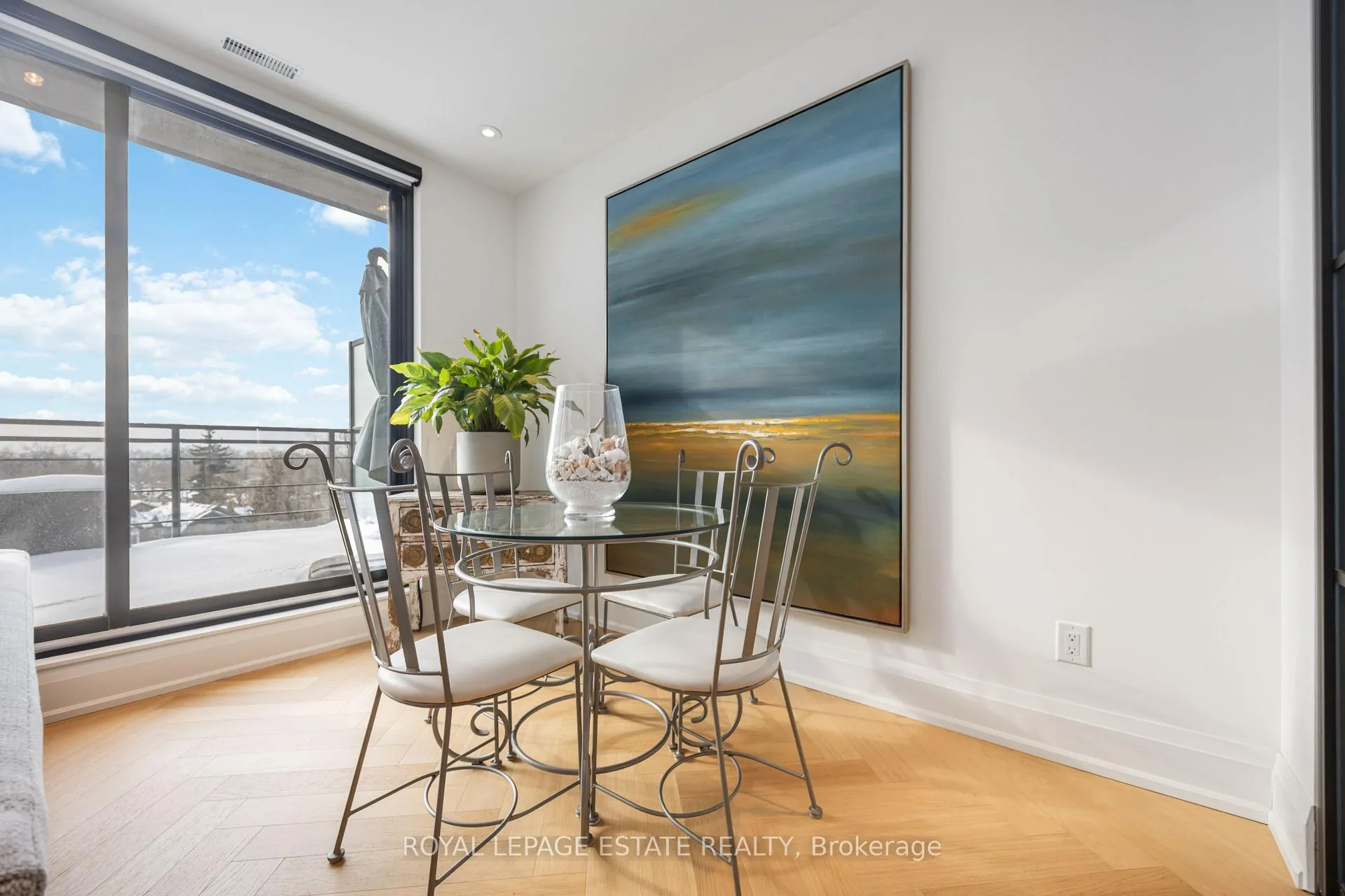 Photo 6 of Unit 515, 365 Beech Avenue, Toronto, The Beaches — HOMEH