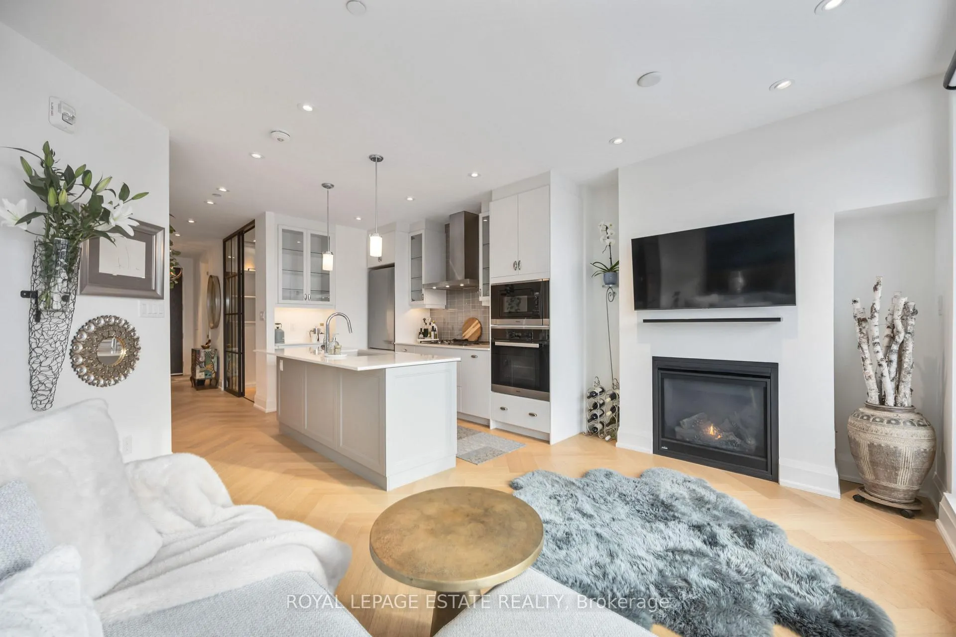 Photo 8 of Unit 515, 365 Beech Avenue, Toronto, The Beaches — HOMEH