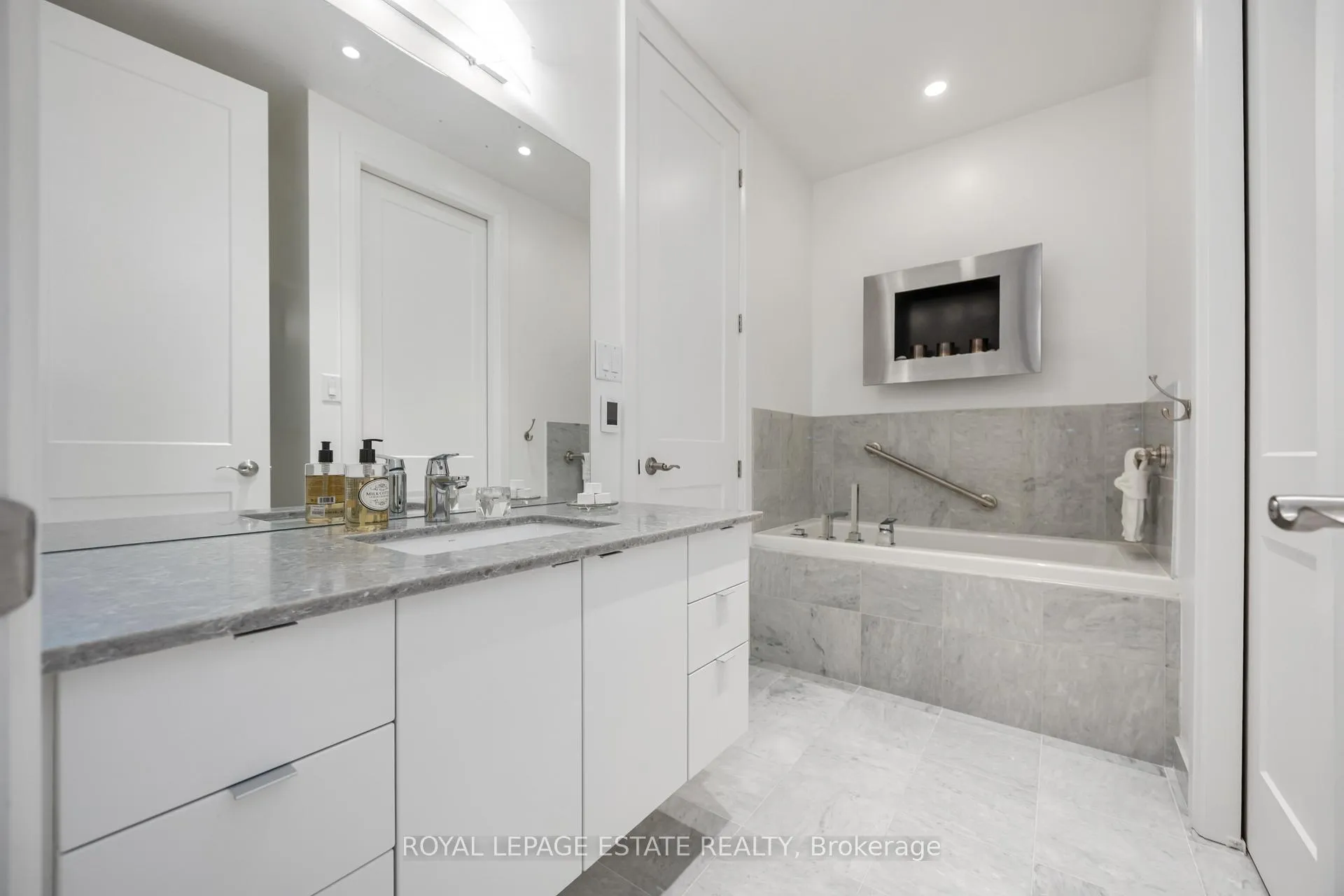Photo 14 of Unit 515, 365 Beech Avenue, Toronto, The Beaches — HOMEH