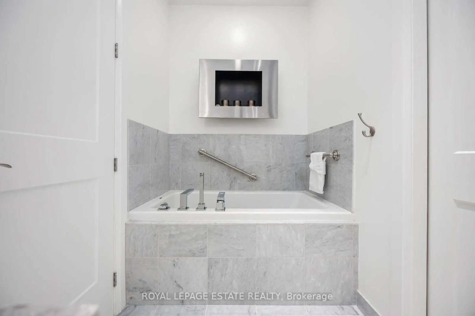 Photo 15 of Unit 515, 365 Beech Avenue, Toronto, The Beaches — HOMEH