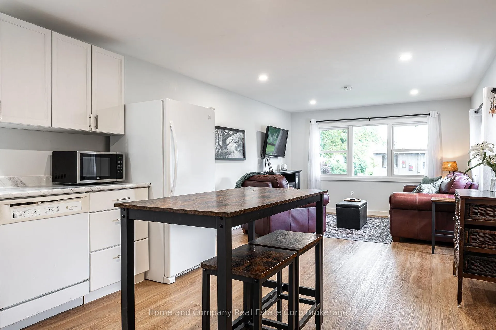 Photo 8 of 154 Maple Street, Perth East, Crystal Lake — HOMEH