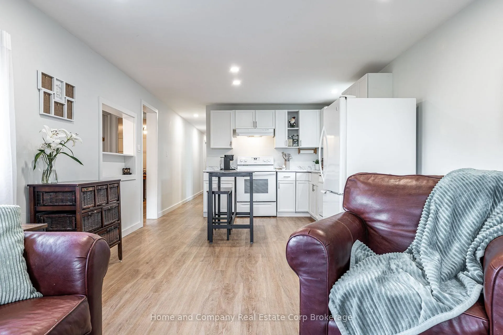 Photo 11 of 154 Maple Street, Perth East, Crystal Lake — HOMEH