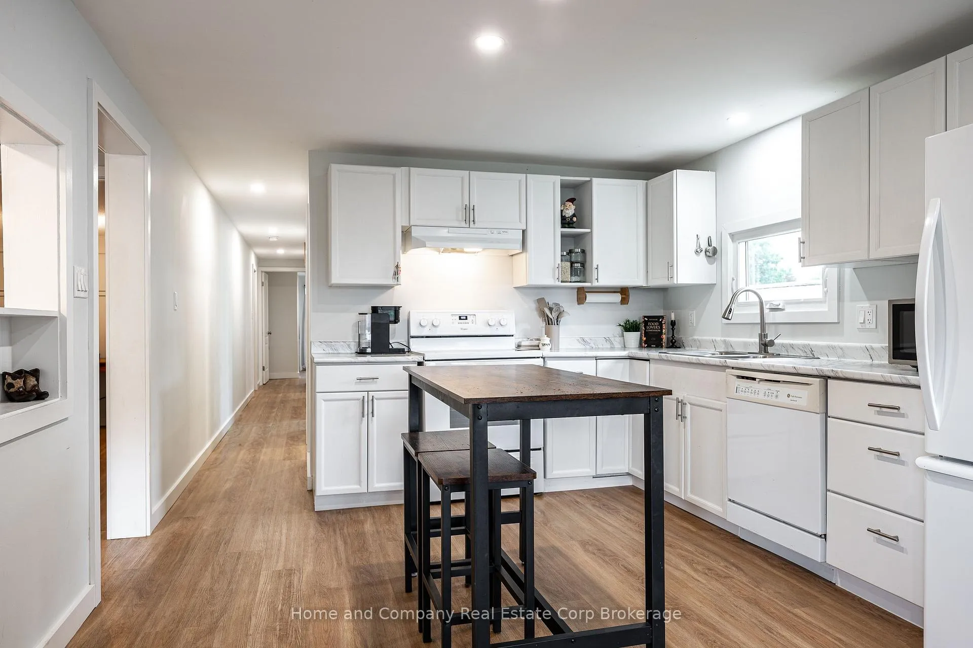 Photo 12 of 154 Maple Street, Perth East, Crystal Lake — HOMEH