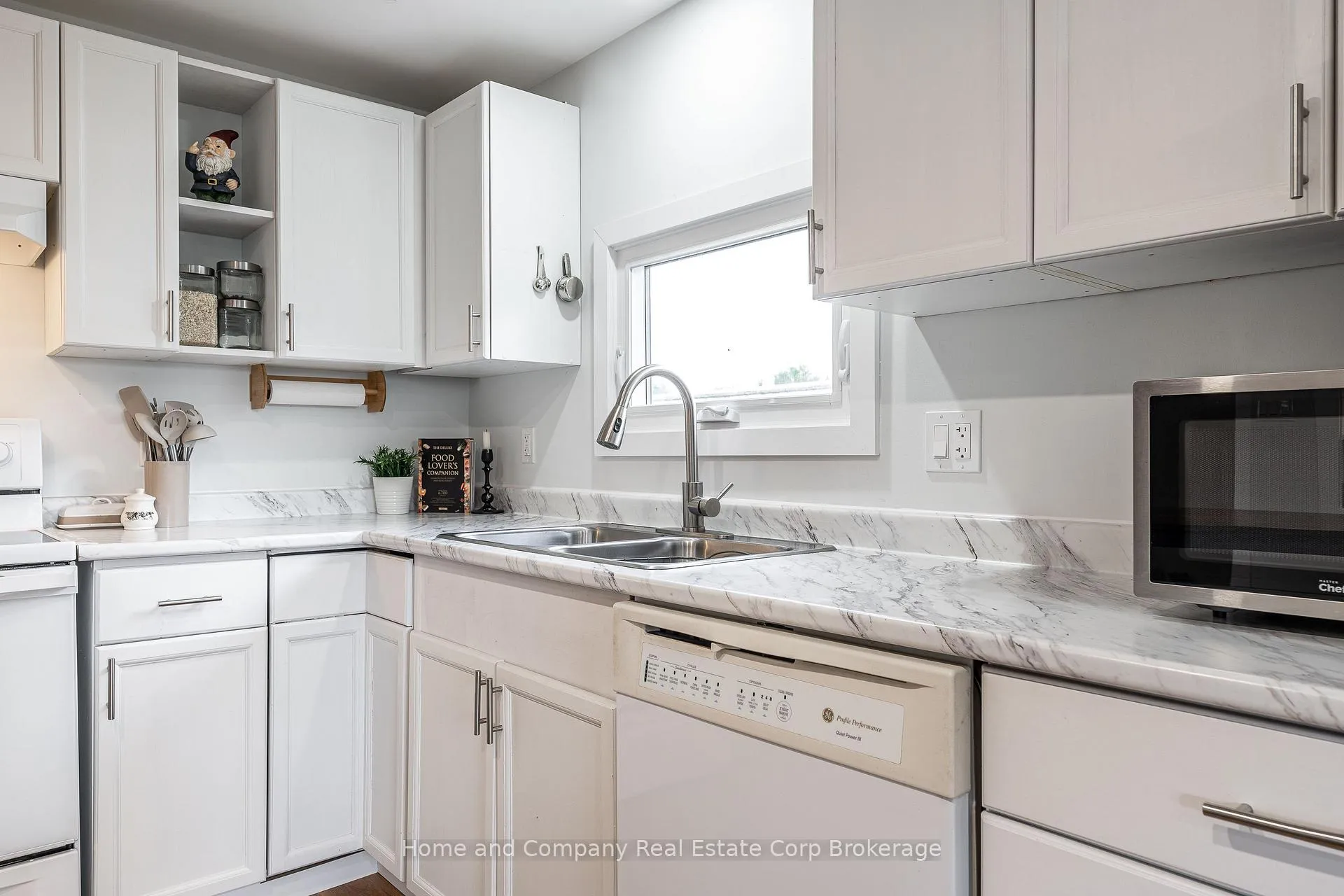 Photo 13 of 154 Maple Street, Perth East, Crystal Lake — HOMEH
