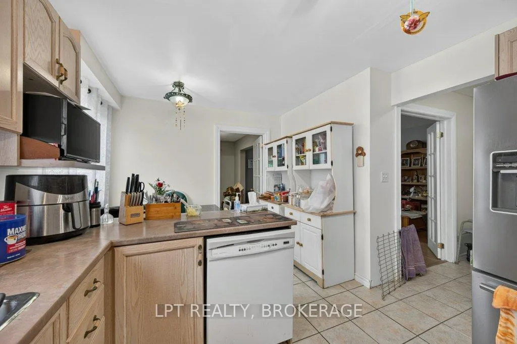 Photo 15 of 645 Roosevelt Drive, Kingston, City SouthWest — HOMEH
