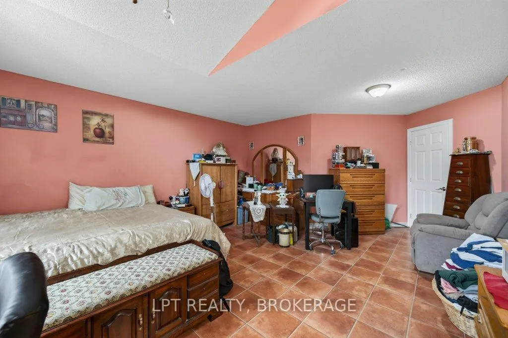 Photo 18 of 645 Roosevelt Drive, Kingston, City SouthWest — HOMEH