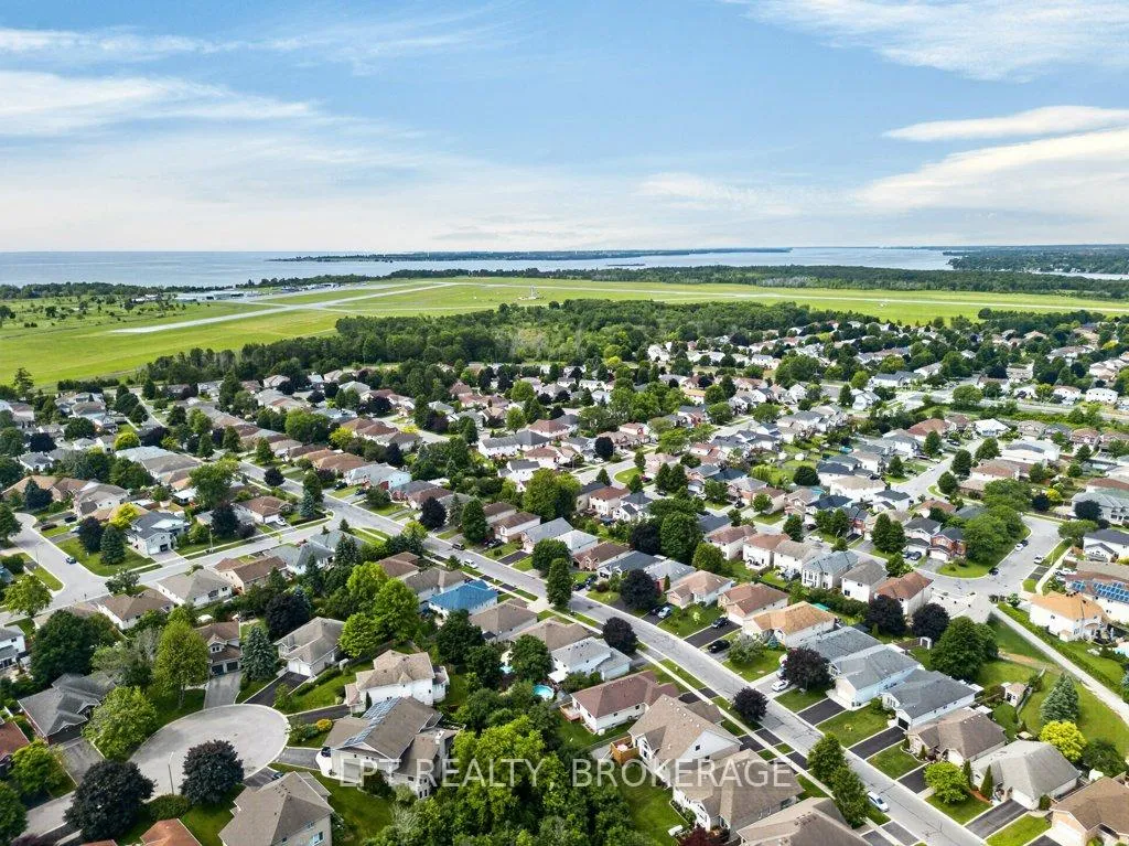 Photo 43 of 645 Roosevelt Drive, Kingston, City SouthWest — HOMEH