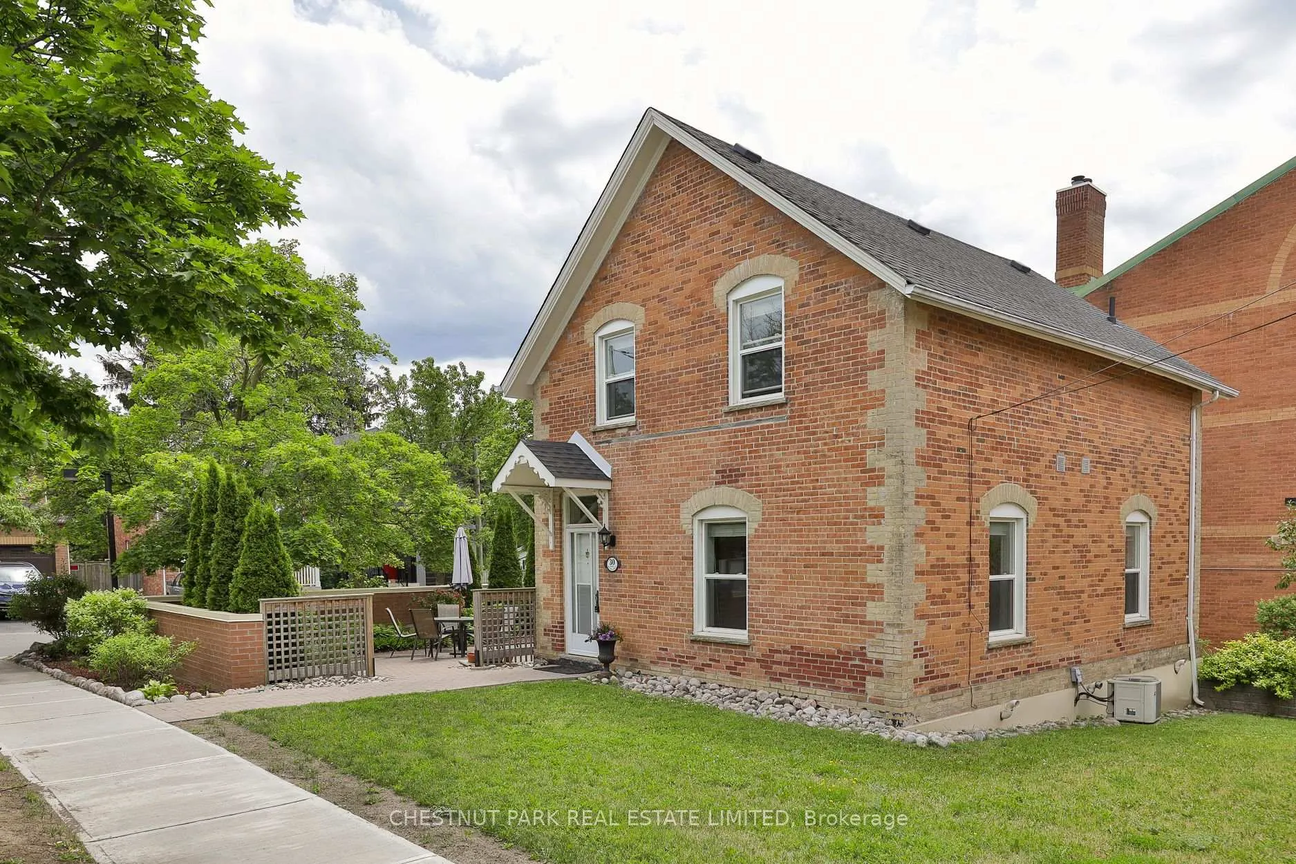 Photo 2 of Unit 110, 30 Wilson Street, Markham, Old Markham Village — HOMEH