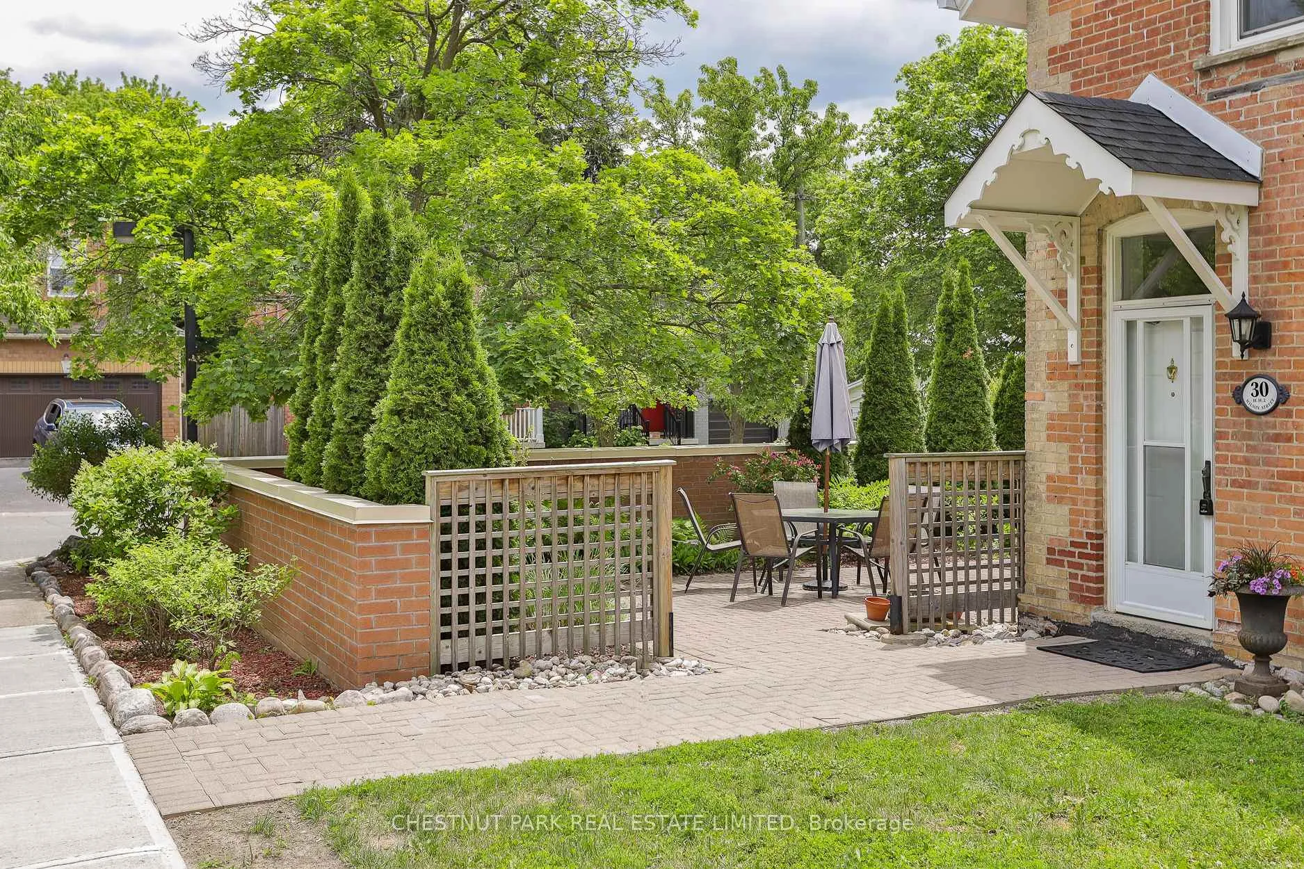 Photo 4 of Unit 110, 30 Wilson Street, Markham, Old Markham Village — HOMEH