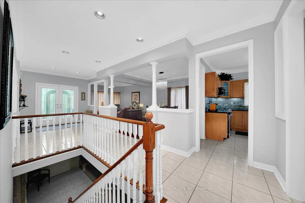 Photo 10 of 682 Vaughan Mills Road, Vaughan, Islington Woods — HOMEH