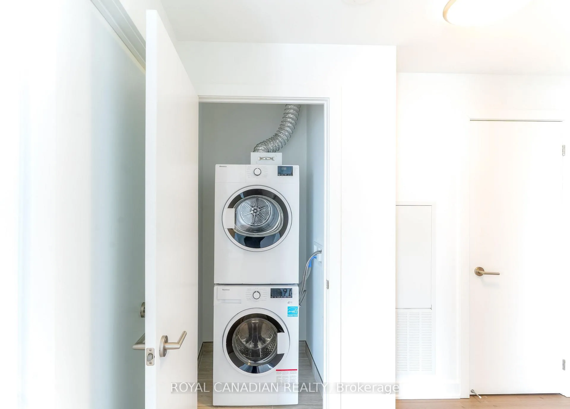 Photo 5 of Unit 3110, 25 Wellington Street S, Kitchener — HOMEH