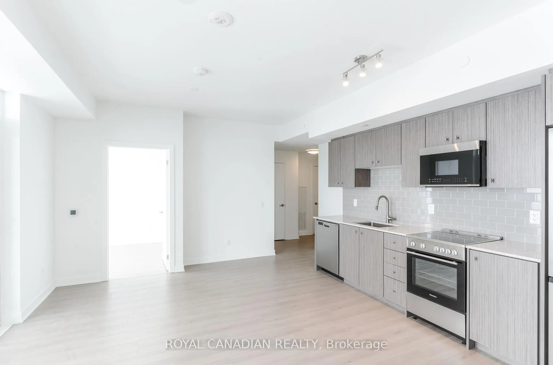 Photo 16 of Unit 3110, 25 Wellington Street S, Kitchener — HOMEH