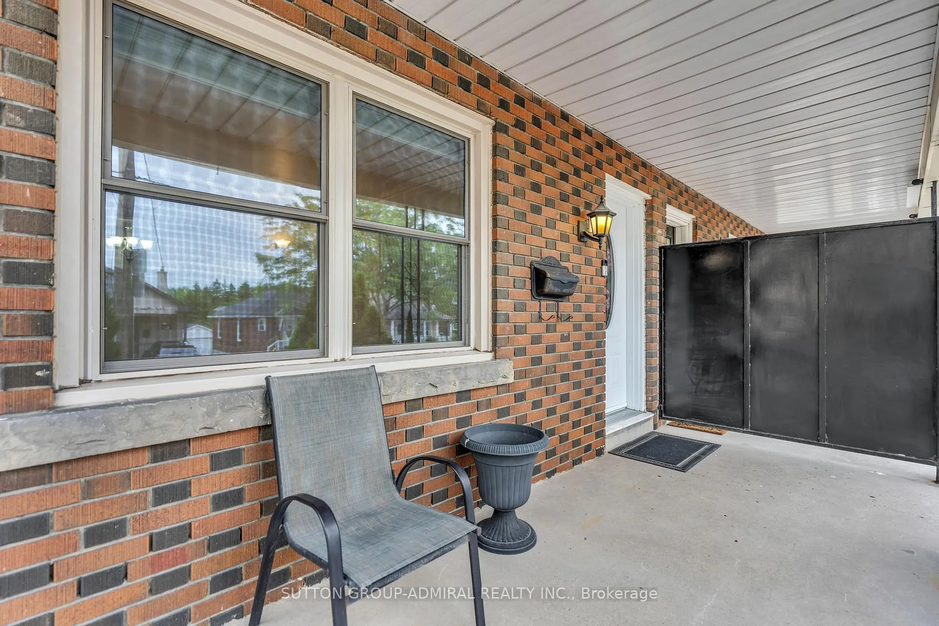 Photo 4 of 569 Nairn Avenue, Toronto, Caledonia-Fairbank — HOMEH