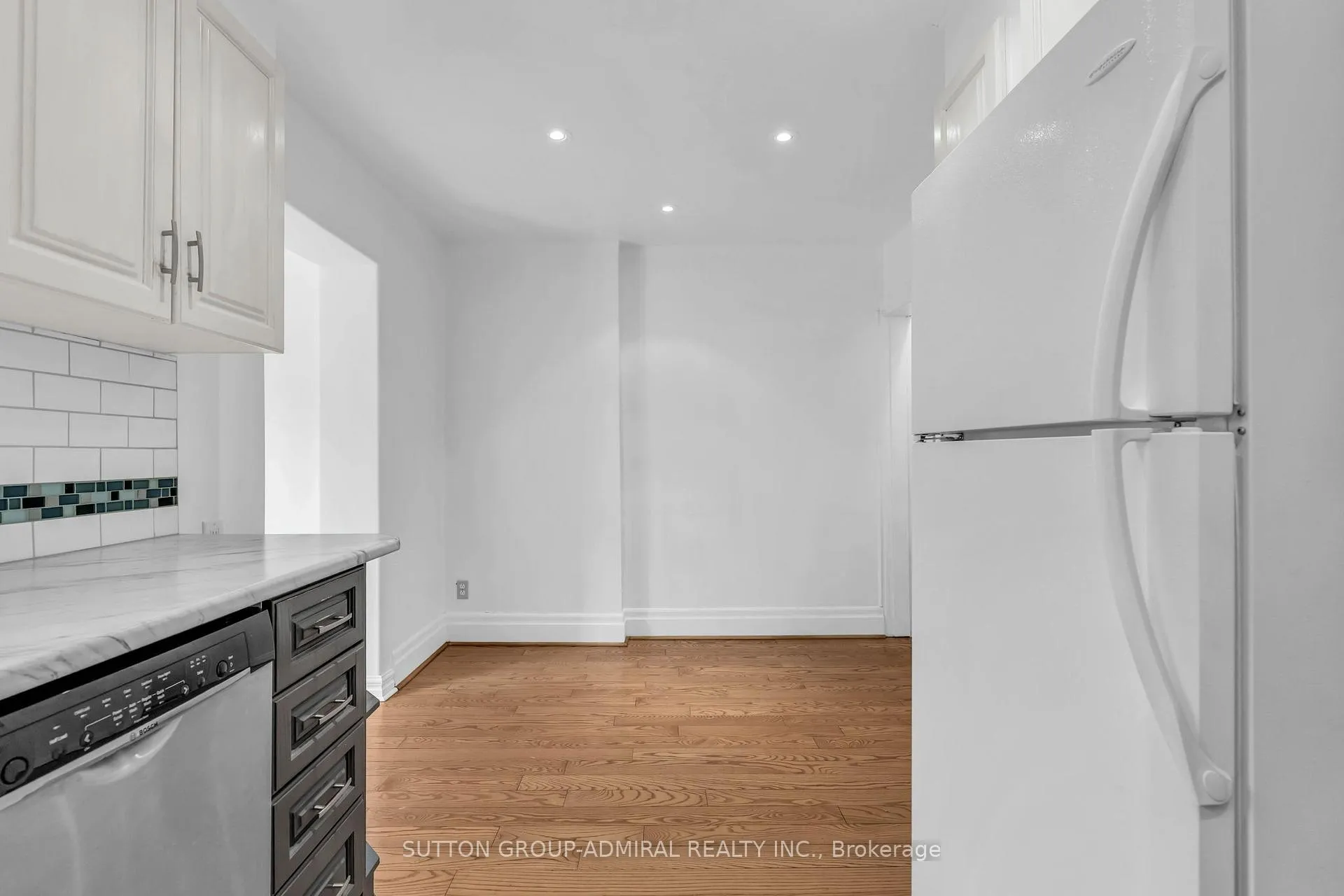 Photo 13 of 569 Nairn Avenue, Toronto, Caledonia-Fairbank — HOMEH