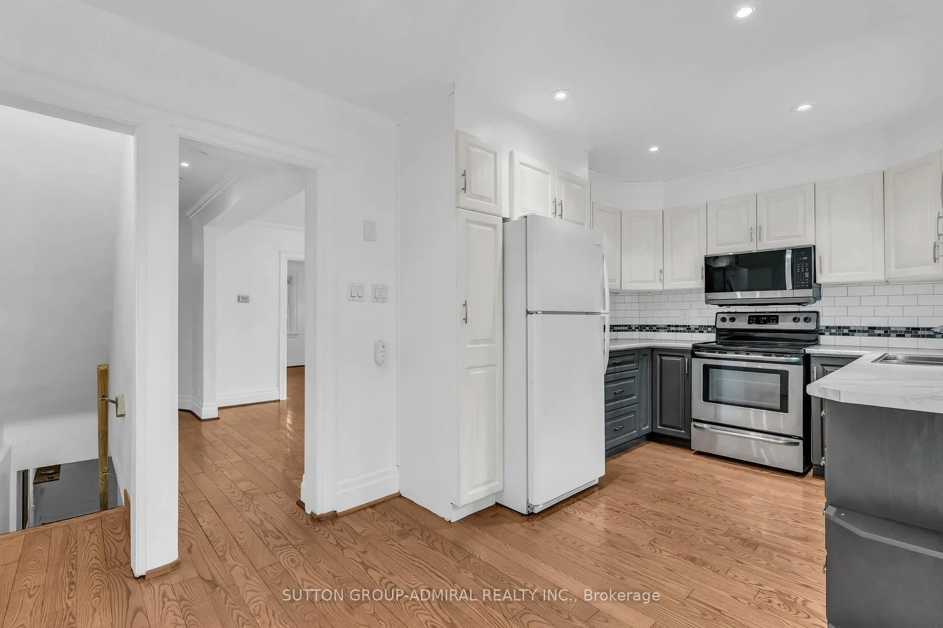 Photo 15 of 569 Nairn Avenue, Toronto, Caledonia-Fairbank — HOMEH