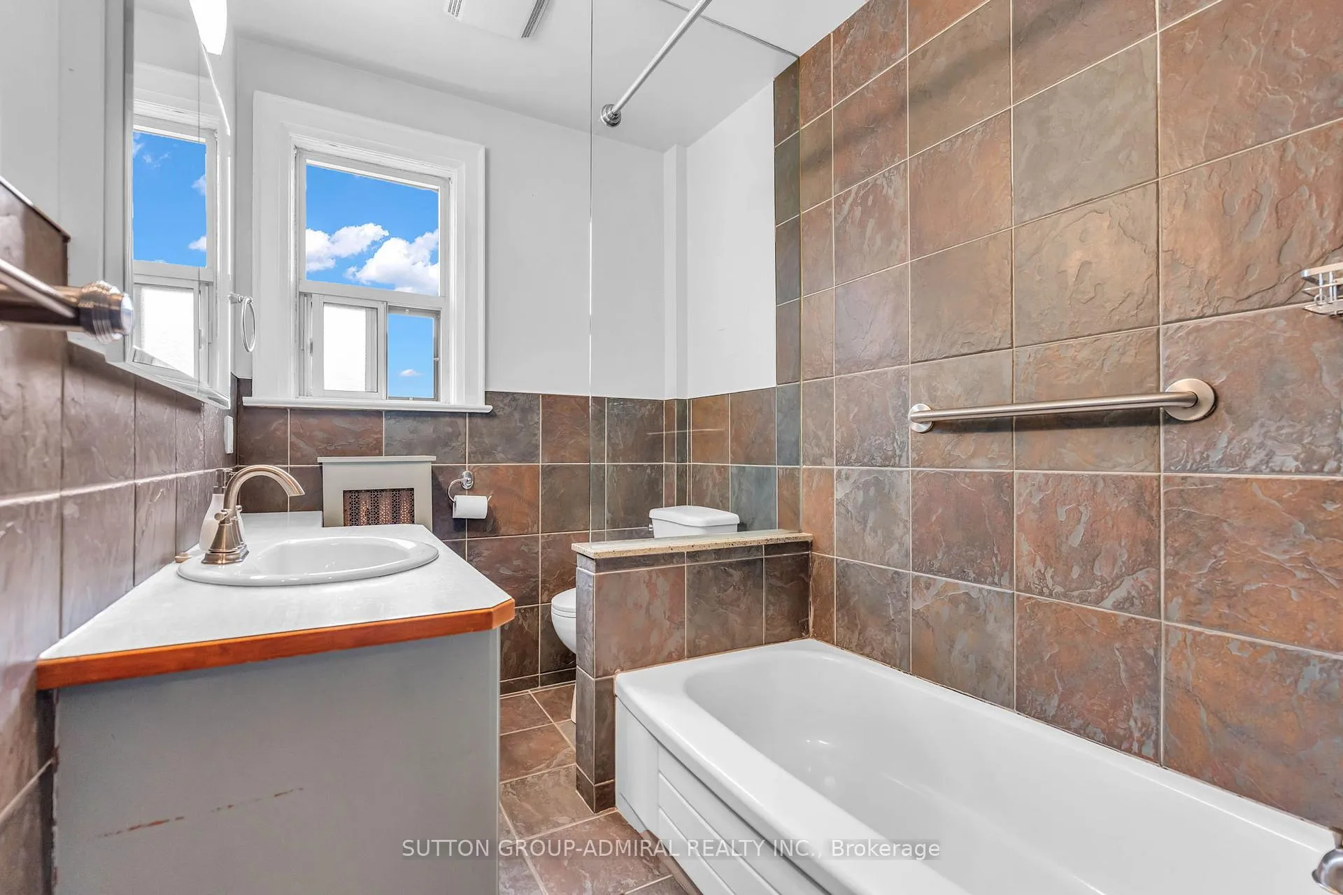 Photo 19 of 569 Nairn Avenue, Toronto, Caledonia-Fairbank — HOMEH